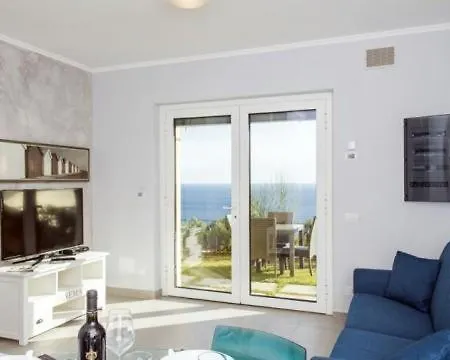 Resort Dominio Mare & 3*